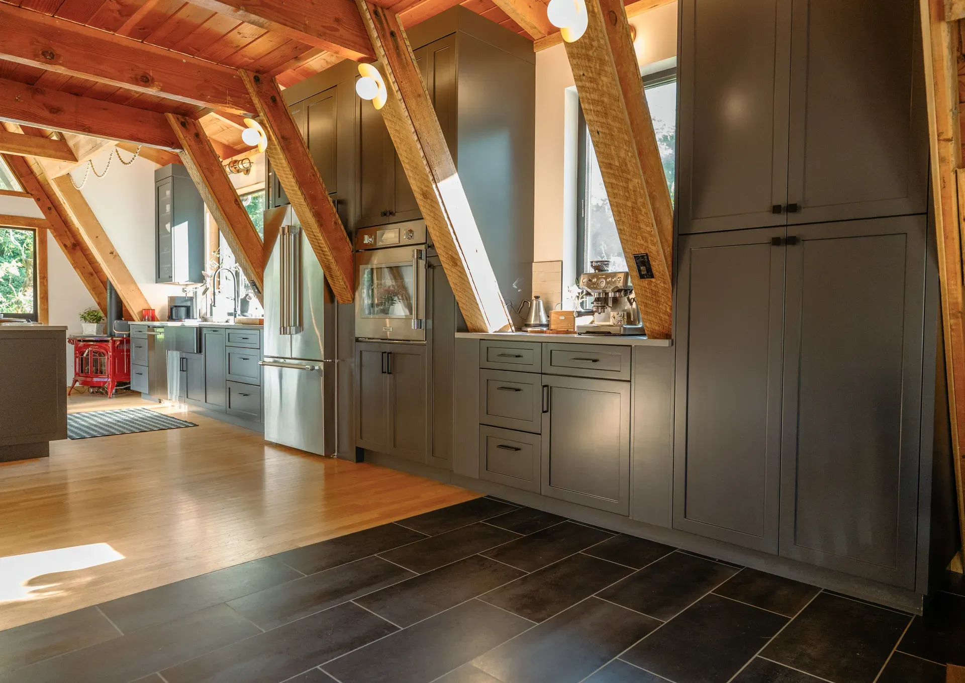 The 2026–2027 Guide to Luxury Custom Cabinets in Willamina: Warm Woods & Hidden Sculleries