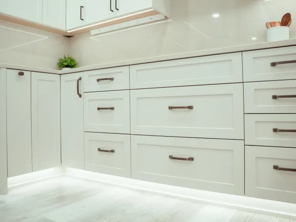 Custom Kitchen Renovation - finishes-hardware - _A745544.webp