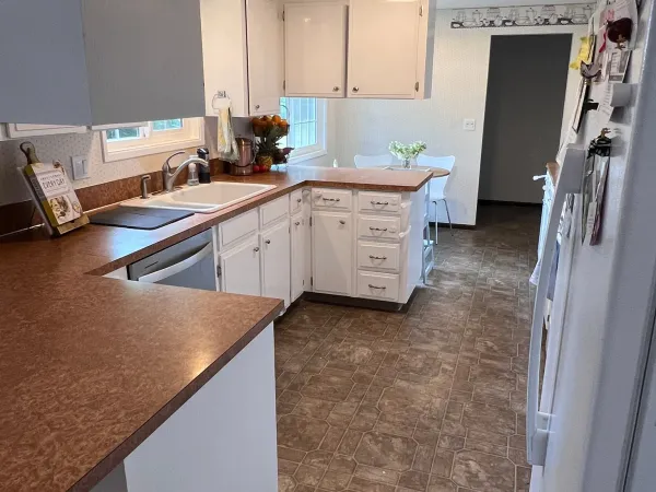 Custom Kitchen Renovation - full-kitchen-transformation - antes 1.webp