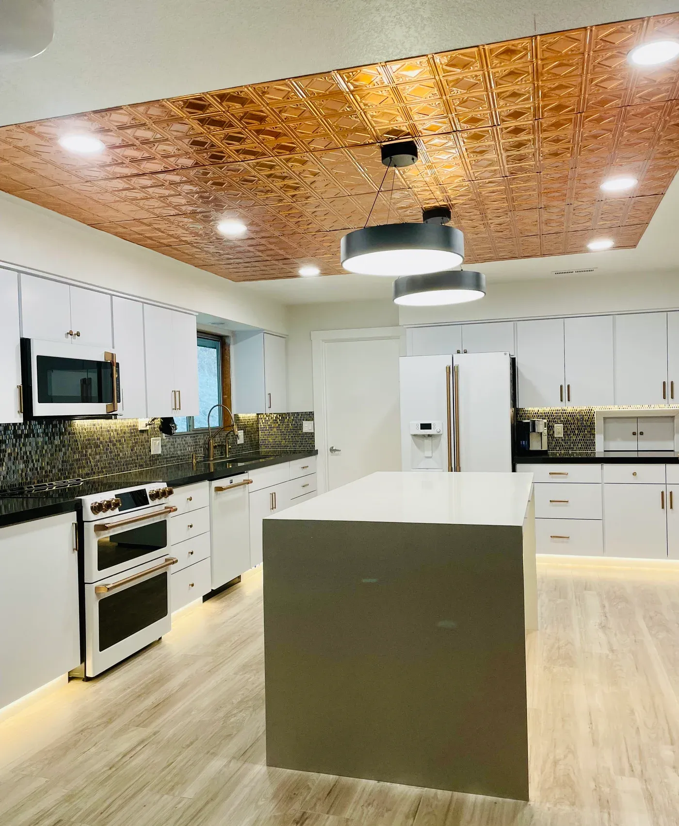 Portland Kitchen Remodeling Trends: Why Quiet Luxury & Warm Textures Lead the Way